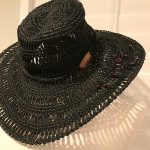 Women’s Black Straw Hat
